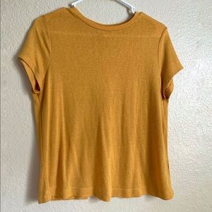 Mustard yellow tee